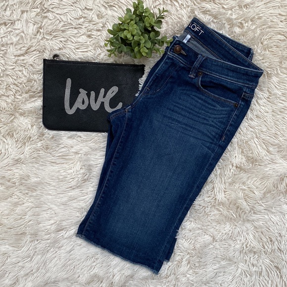 Loft Jean Shorts 💗 Dark Wash - Picture 5 of 14